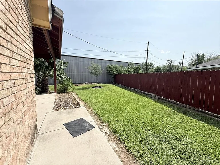2212 N Days Cir — Photo 23