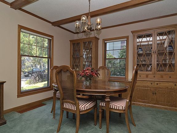 3rd image of 636 36th Ave NE