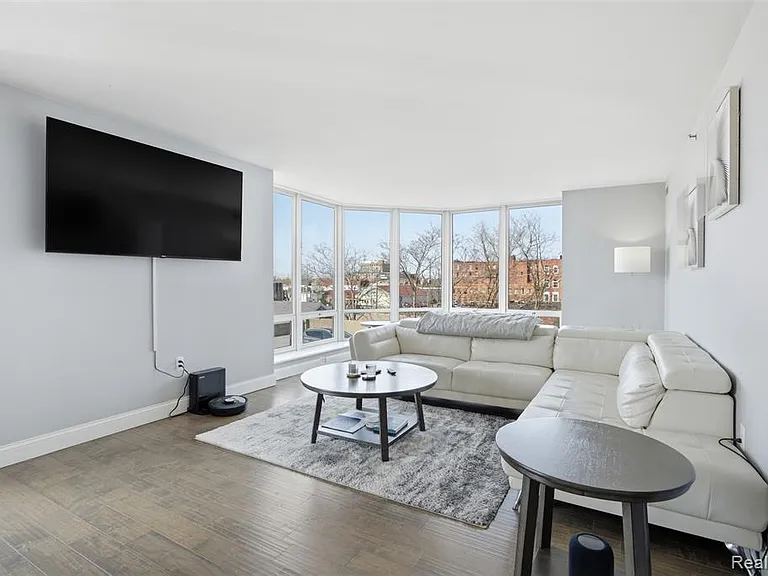250 E Harbortown Dr #404 — Photo 9