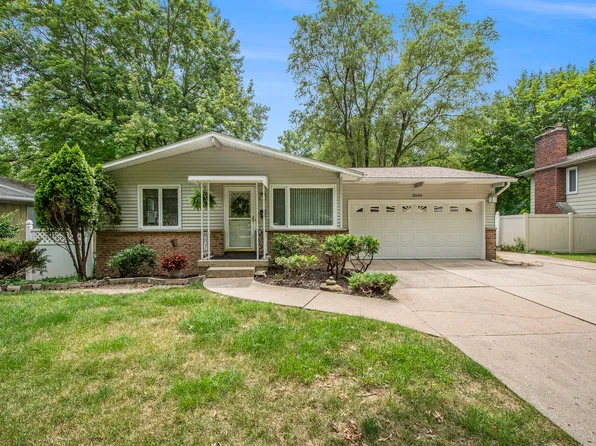 2040 Valley Forge St NW, Grand Rapids, MI 49504