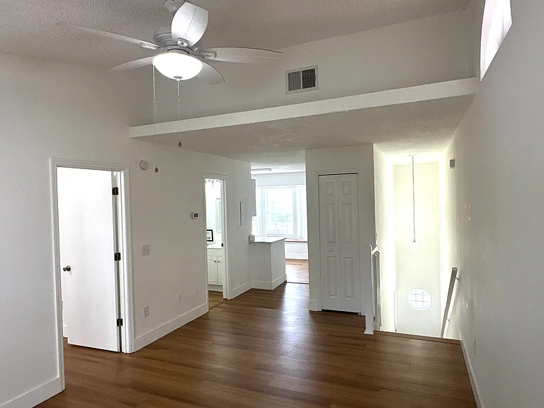6020 Scotchwood Gln #210 — Photo 6