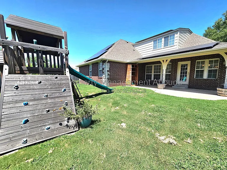 809 W Granger St — Photo 43