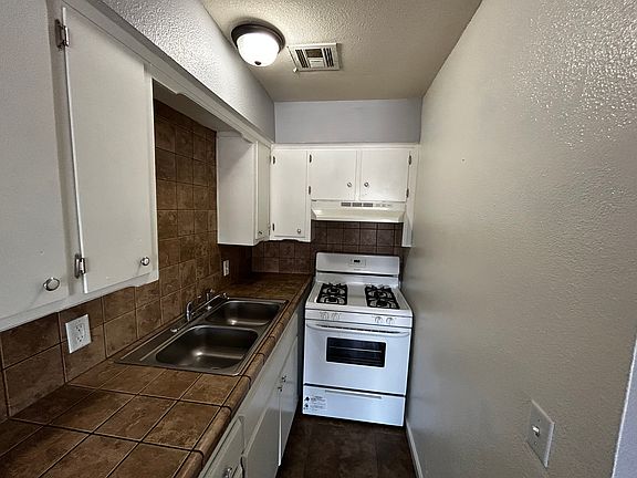5th image of 238 NW 2nd Ave #B
