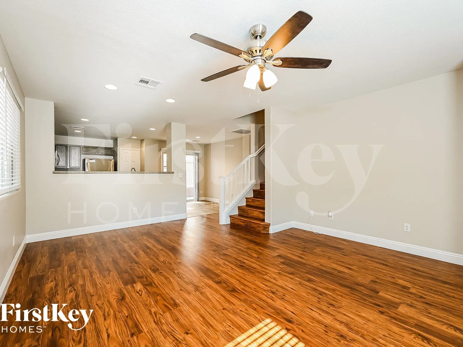 5 bed, 2.0 bath, 1937 sqft, $2,485 — Photo 3