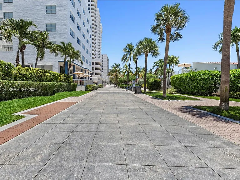 2457 Collins Ave #307 — Photo 28