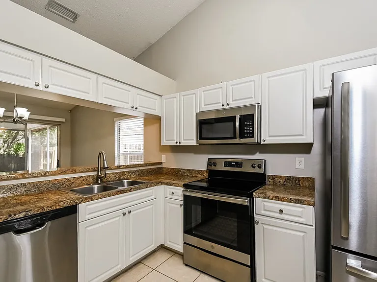 13656 Laraway Dr — Photo 6