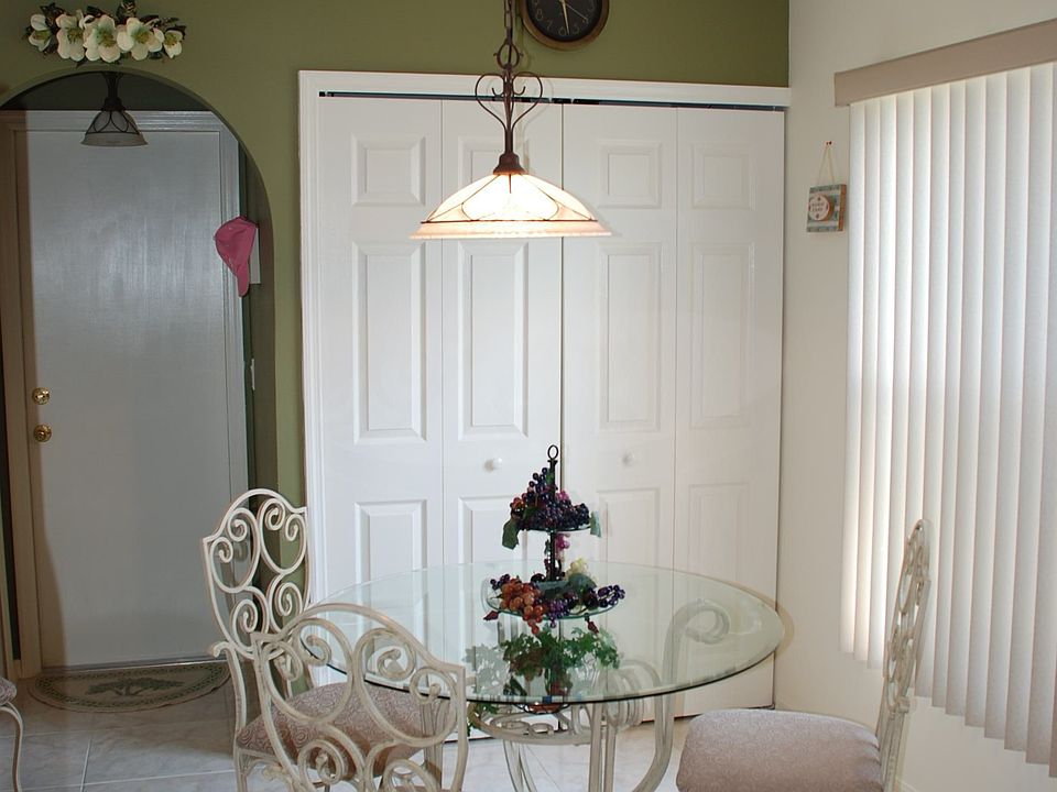 2nd image of 2441 Brookshire Cir