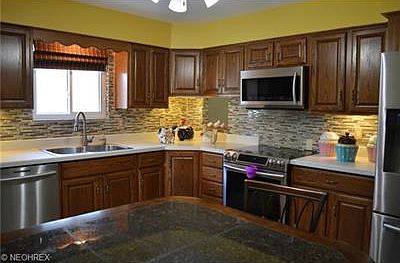 3rd image of 5915 Park Ridge Dr