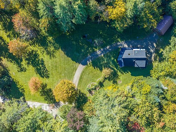 4th image of 132 Lawrence Hill Road