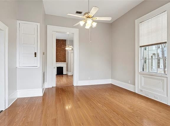 3rd image of 940 Aline St