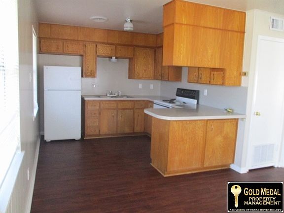 3rd image of 804 Pecan Cir #A