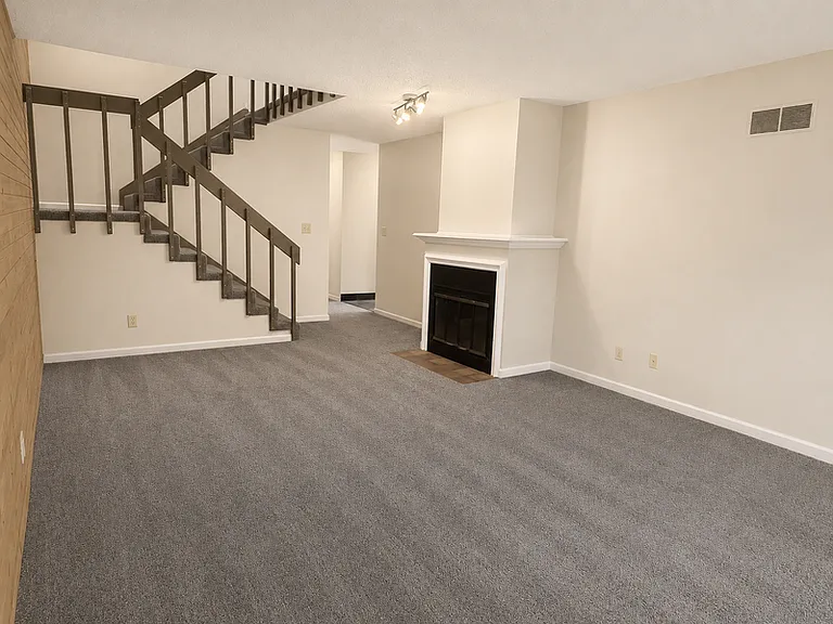 2901 University Dr E — Photo 7