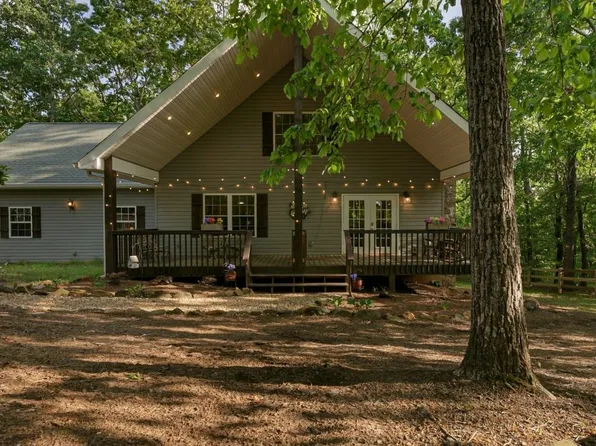 150 Chieftan Trl, Clarkesville, GA 30523