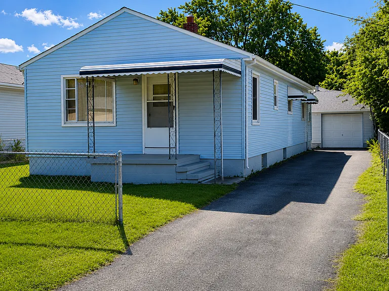 2130 Brady Ave — Photo 1
