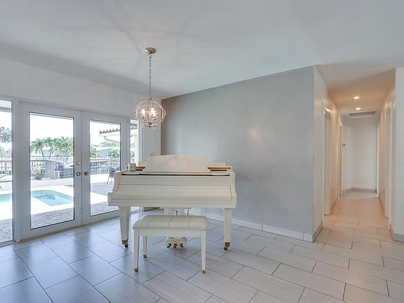 4th image of 1413 NE 56th Ct