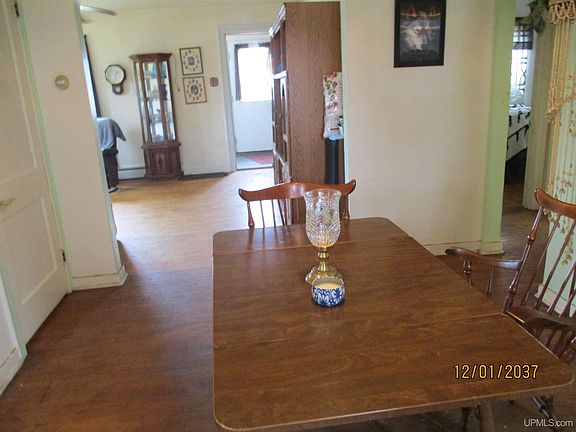 3rd image of 417 Parker Ave