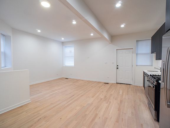3rd image of 4853 N Kenmore Ave APT 1