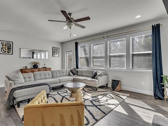 5th image of 790 Belrose Dr