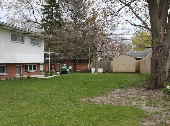 5th image of 815 Montesano Ave