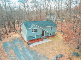 1218 Hunters Woods Dr, East Stroudsburg, PA