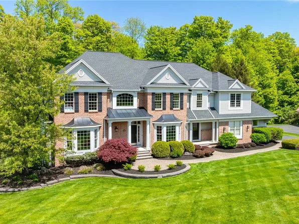 36 Thomas Grv, Pittsford, NY 14534