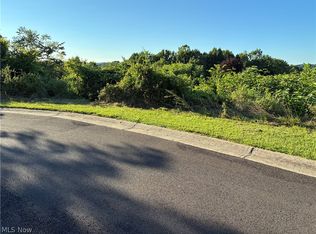 Summit Cir, Weirton, WV 26062
