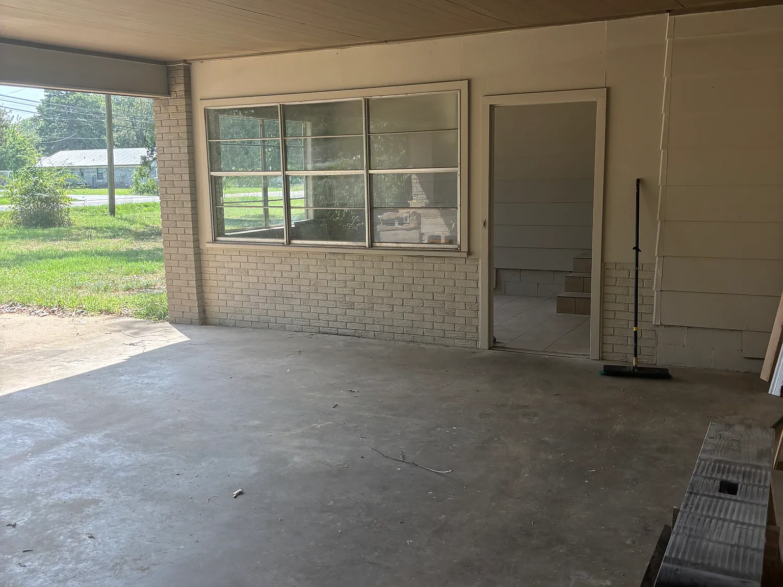3 bed, 1292 sqft, $1,300 — Photo 2