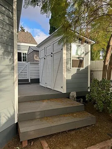 Complimentary washer/dryer shed