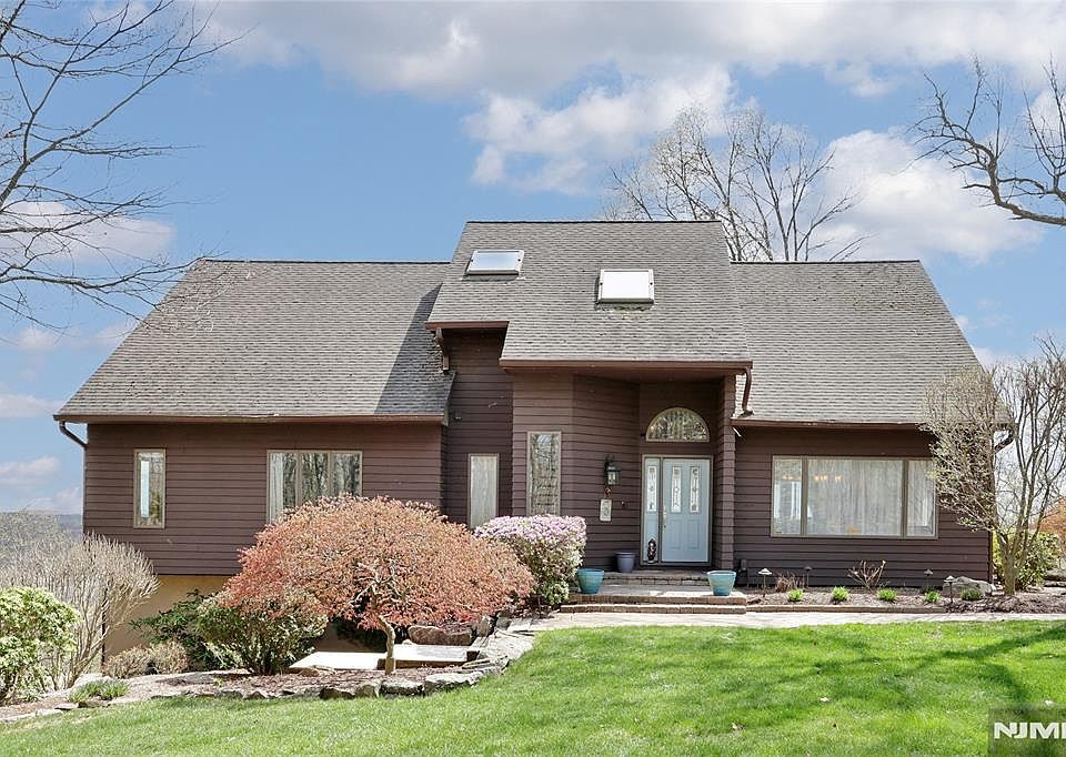 1st image of 6 Copperas Ridge Rd