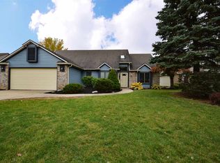 8825 Hunters Knoll Run, Fort Wayne, IN 46825