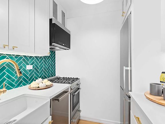 5th image of 111 3rd Ave APT 16K