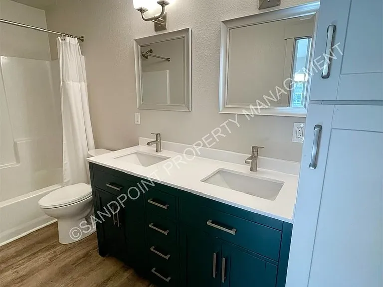 910 Poplar St — Photo 28