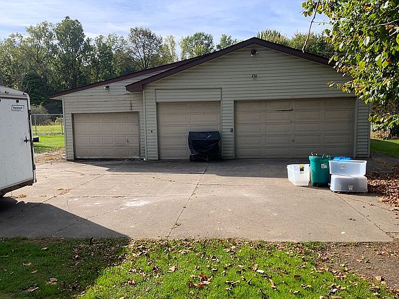 Out building 42x50 heated ac