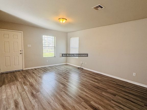 3rd image of 1025 Church St