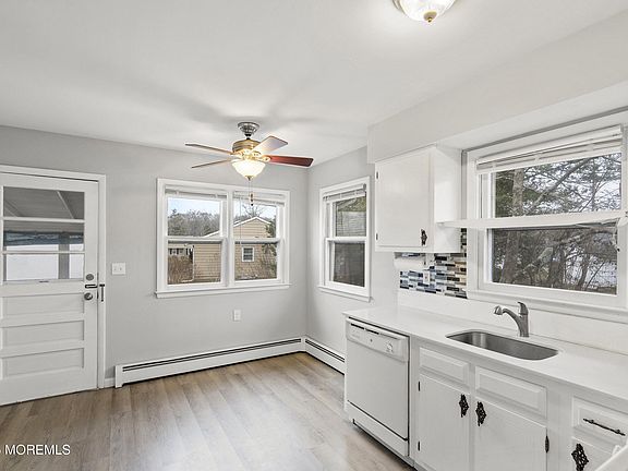5th image of 33 Gardenia Way