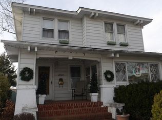200 Pacific St, Massapequa Park, NY 11762