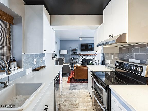 3rd image of 1650 Upper Ironhorse Loop Unit H-2