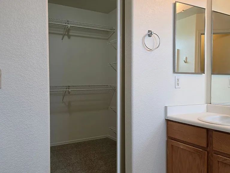 1216 E Graham Trl — Photo 35