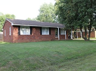 1830 Country Dr, Henderson, KY 42420