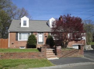 24 Beacon St, Stoneham, MA 02180