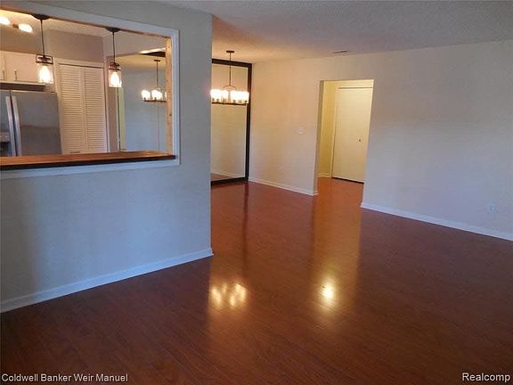 4th image of 27845 Berrywood Ln Unit 63