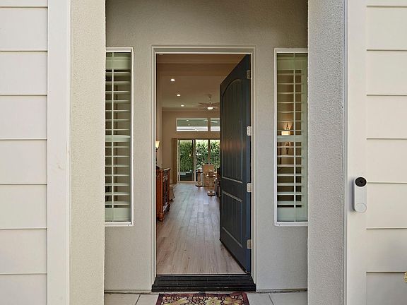3rd image of 2924 Ashton St