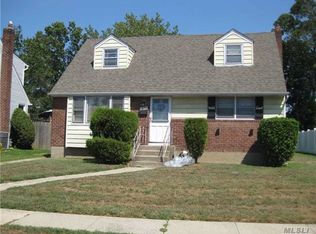 1031 Barbara Ct, Bellmore, NY 11710