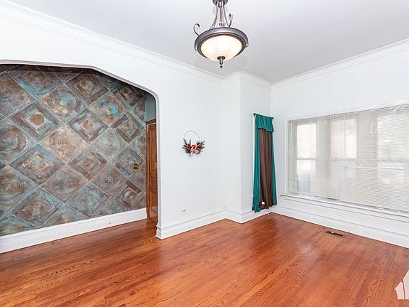 2nd image of 1016 S Oakley Blvd #1
