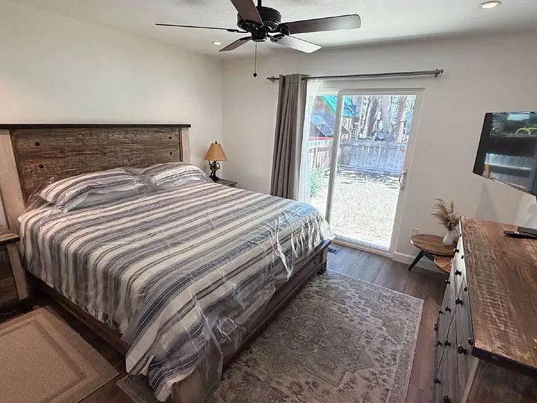 2234 Barton Ave — Photo 8