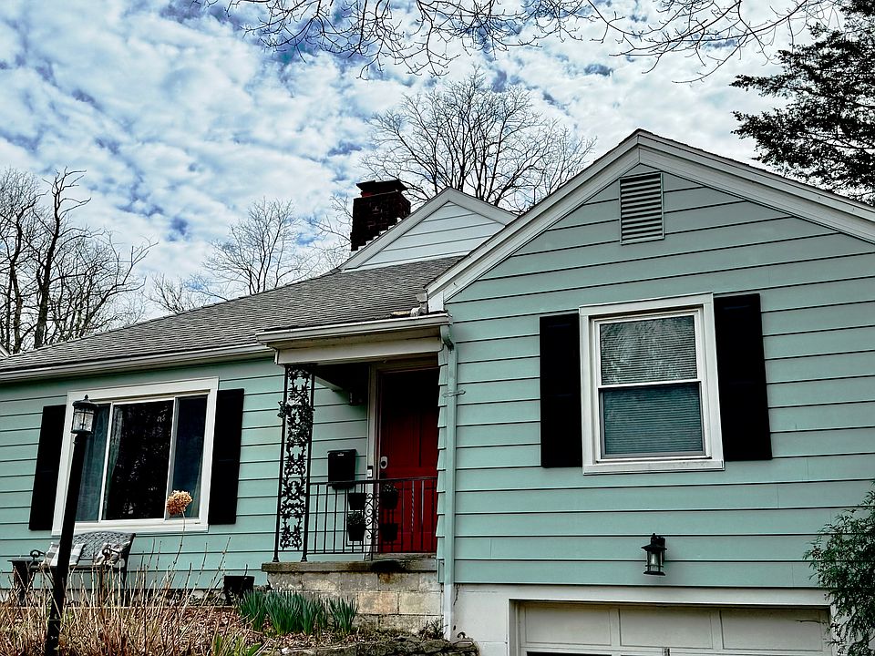 1st image of 810 Vine St Room 2