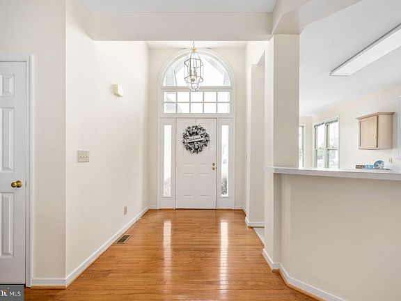 3rd image of 5914 Glen Eagles Dr