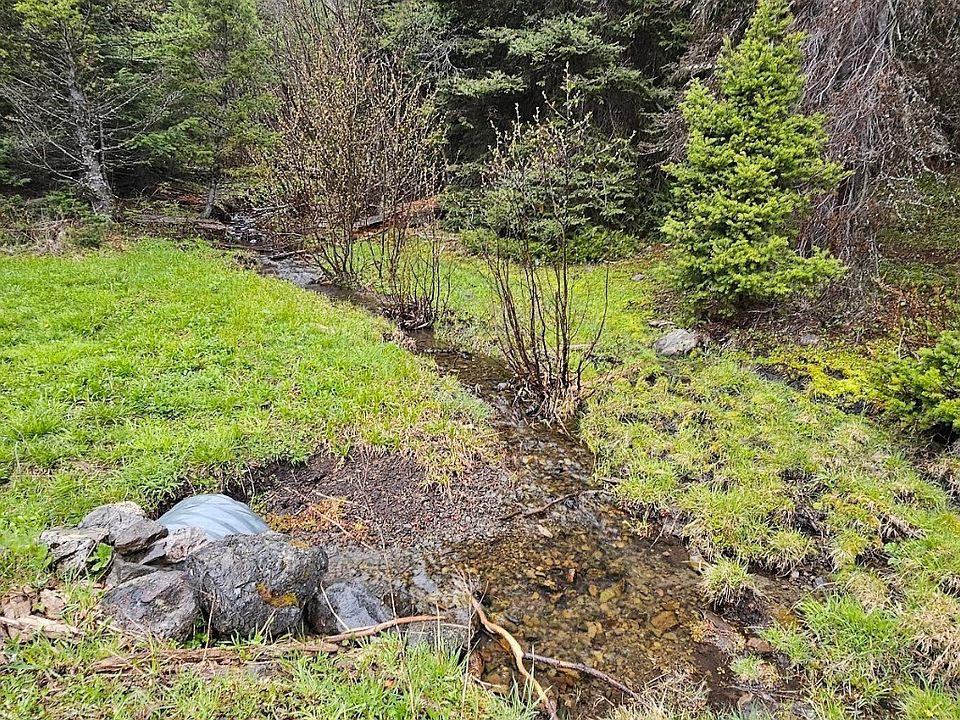 1st image of 10 Garnet Range Rd