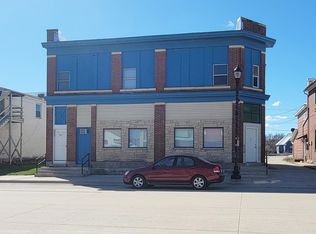 221 Center St, Elgin, IA 52141