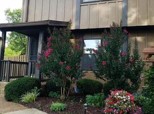 703 Hampton Ct, Belleville, IL 62223